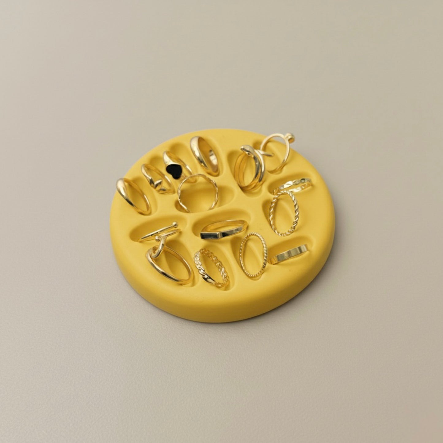 Yellow Ring Organiser and Ring Holder