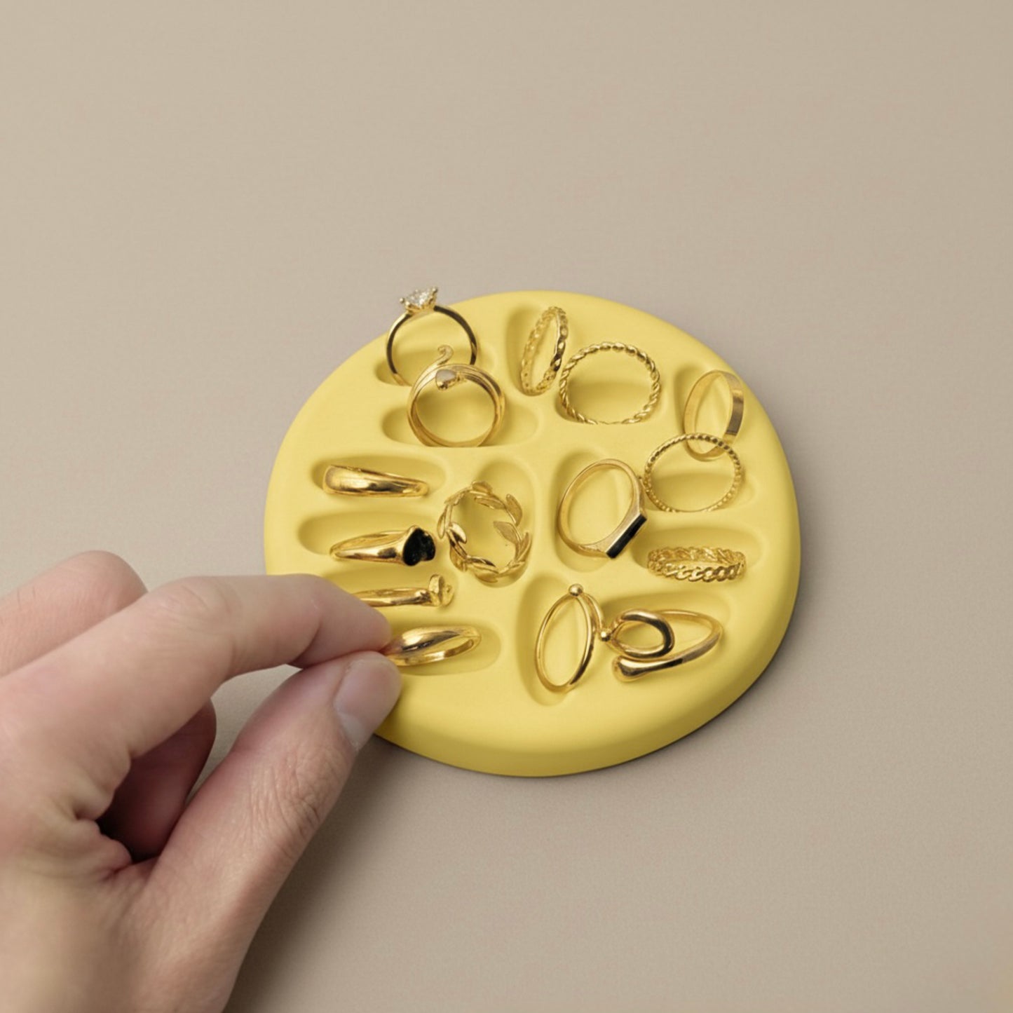 Yellow Ring Organiser and Ring Holder