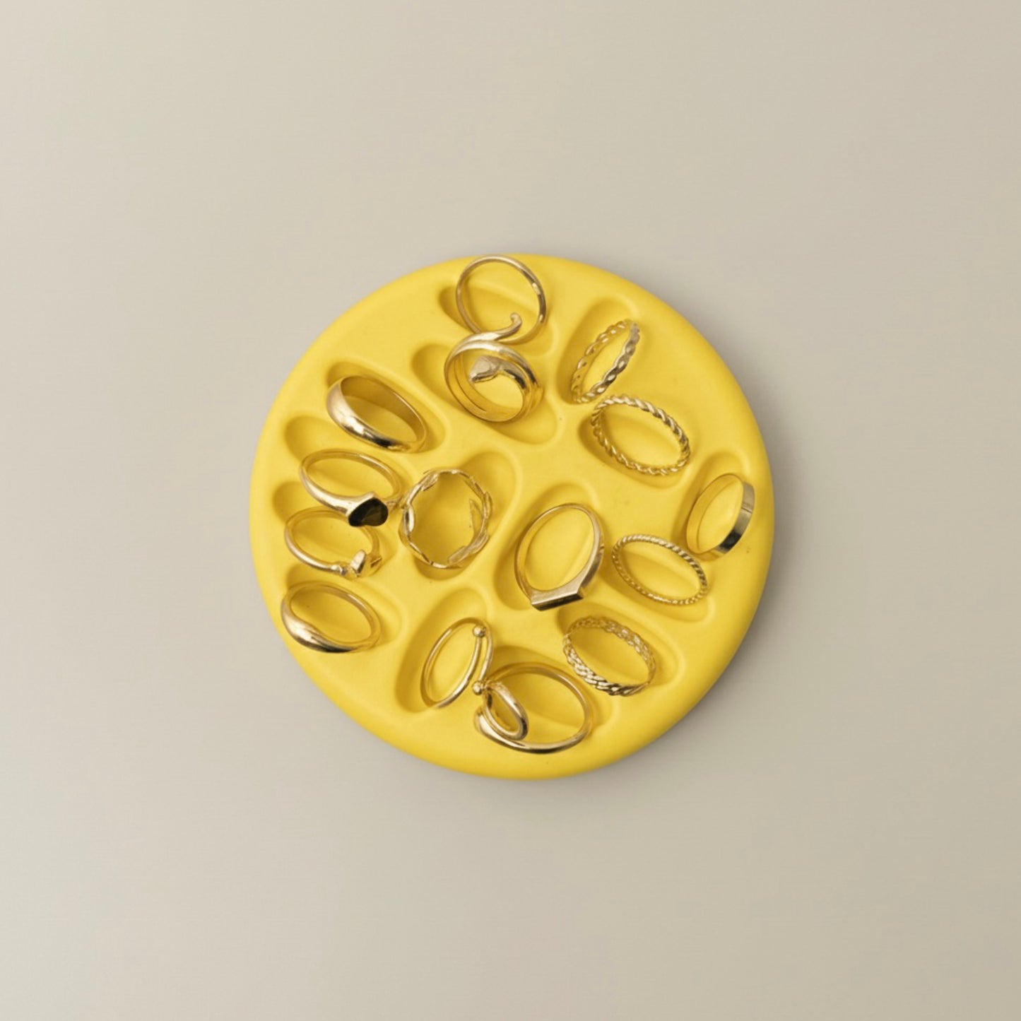 Yellow Ring Organiser and Ring Holder