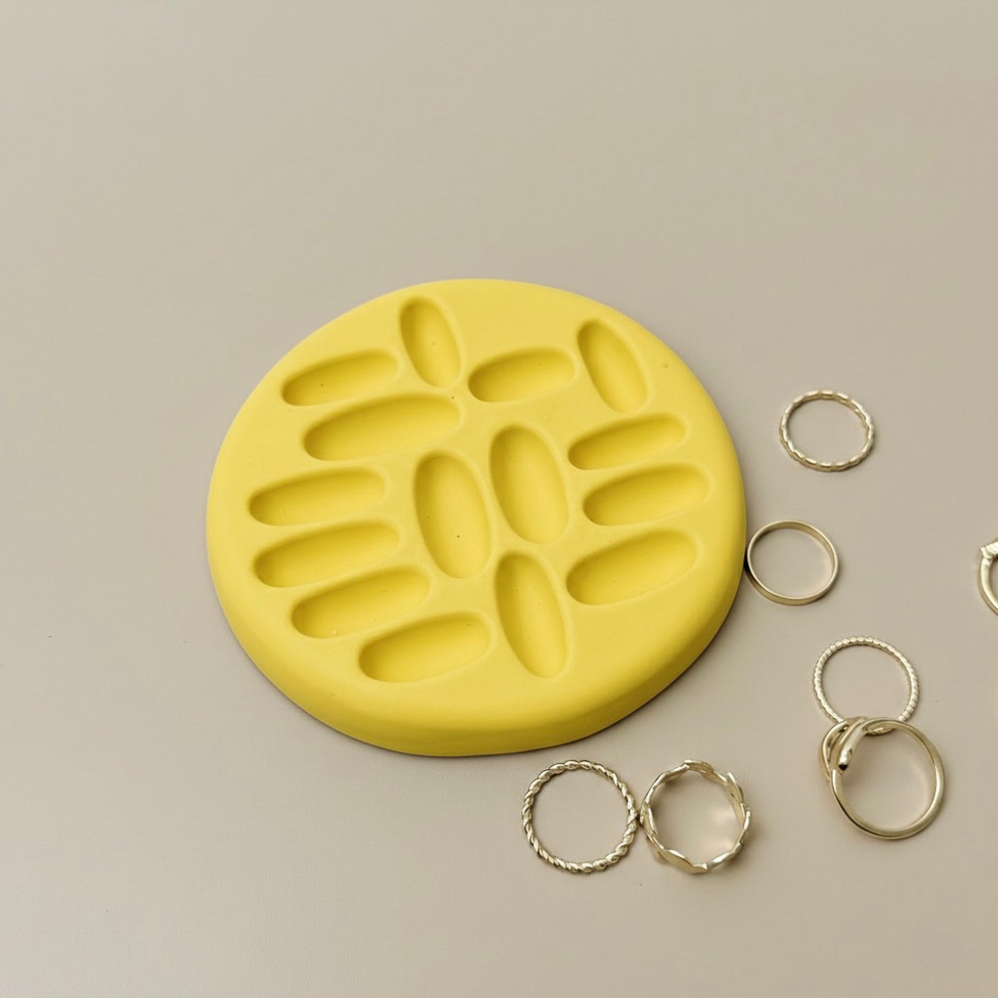 Yellow Ring Organiser and Ring Holder